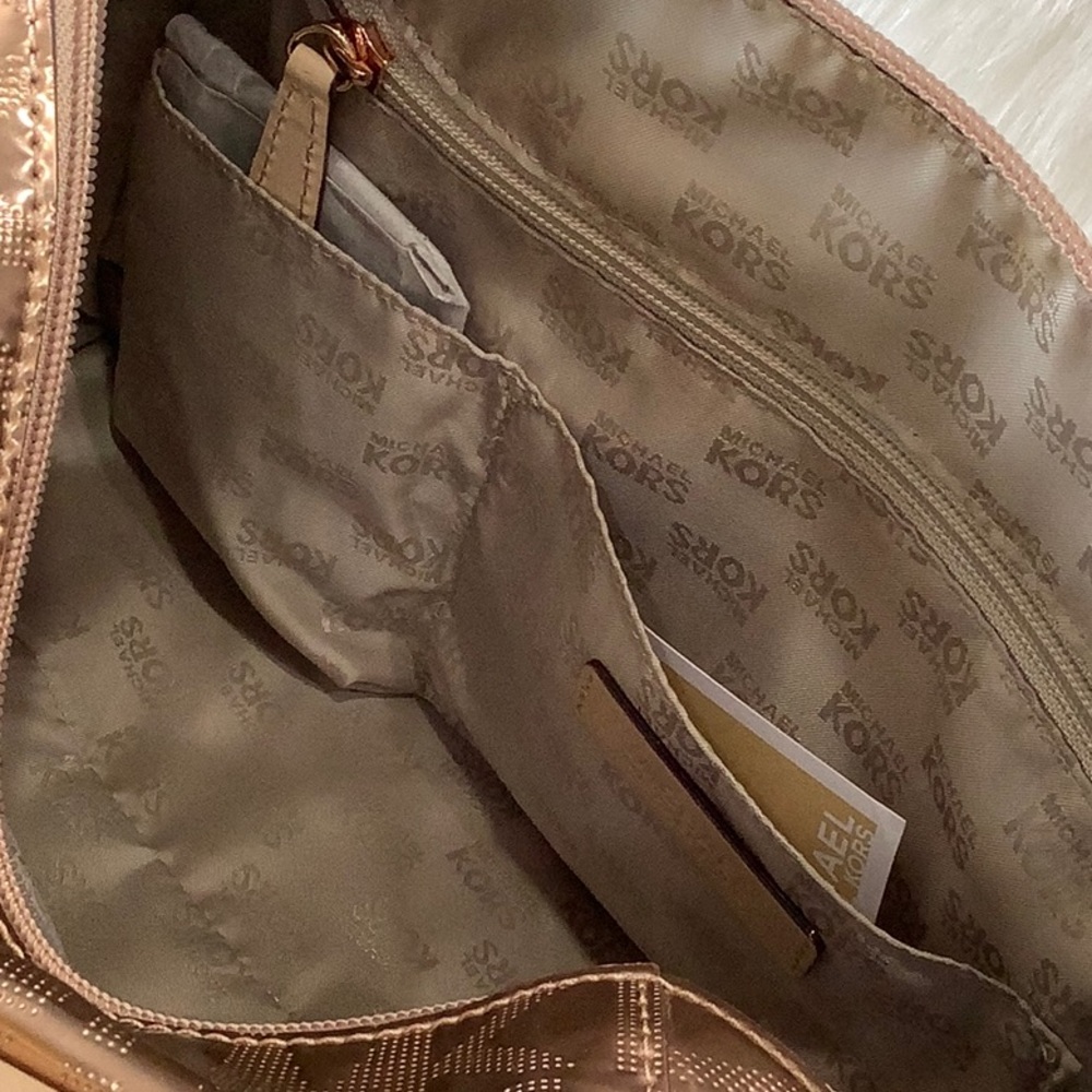 NEW Michael Kors
Grayson Medium Mirror Metallic - Rose Gold Leather Satchel - Picture 12 of 15